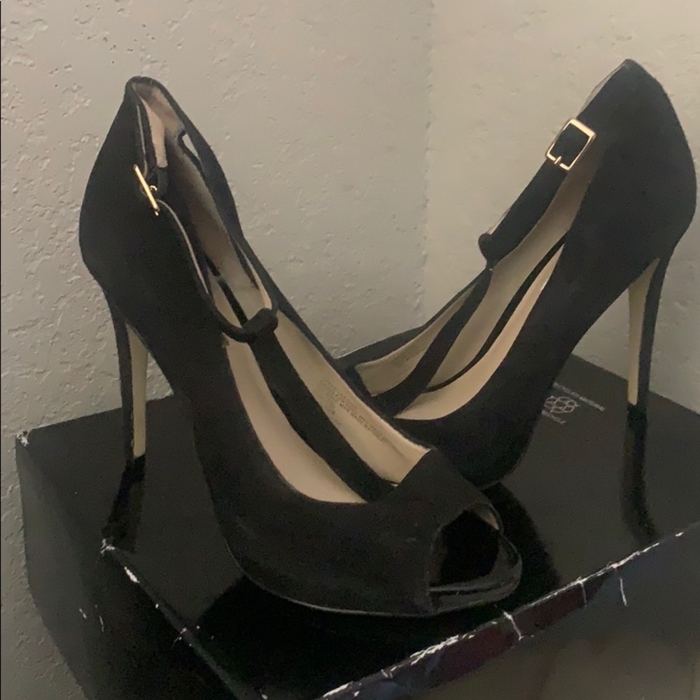 Inc maree t-strap platform heal